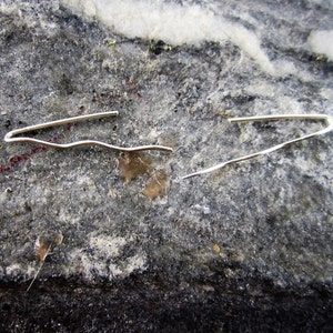 Long pair of silver ear climbers thin zig zag earrings in sterling silver 950 / ear cuff image 3