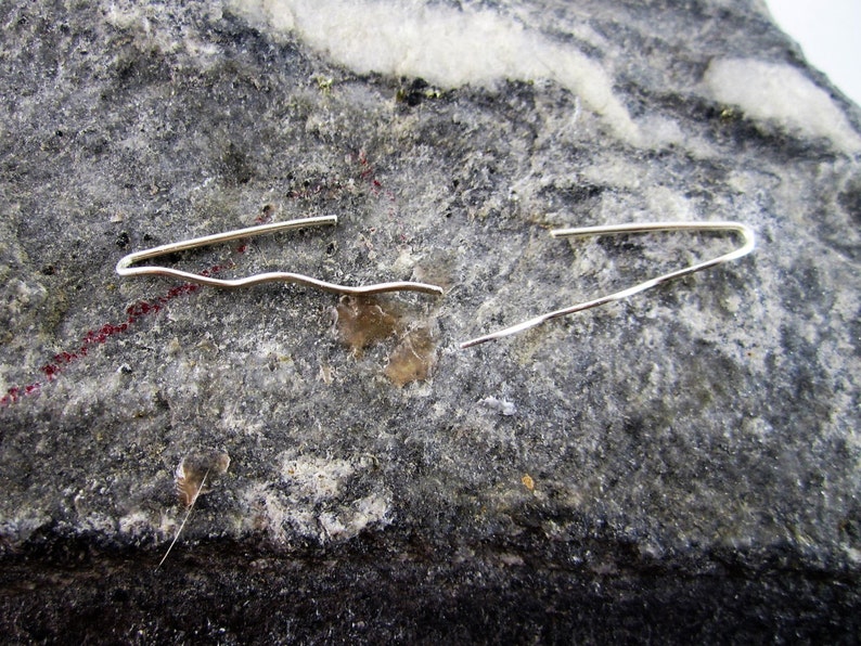 Long pair of silver ear climbers thin zig zag earrings in sterling silver 950 / ear cuff image 3
