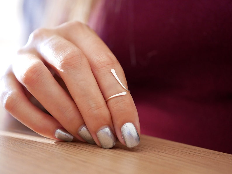 Anillo minimalista de nudillos de plata de ley o anillo meñique ajustable imagen 2