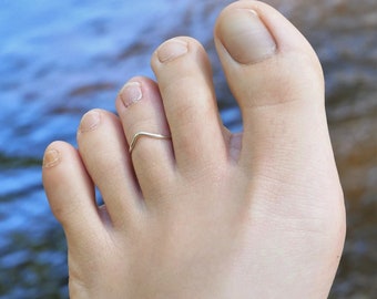 Cute 2024 toe rings
