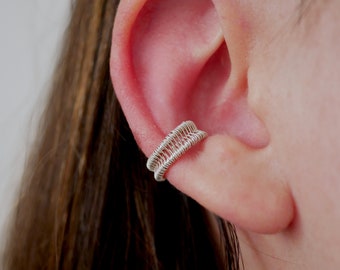 Bague d'oreille en fil d'argent tissé