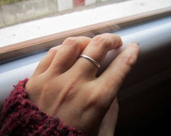 Fine minimalist ring in sterling silver - adjustable
