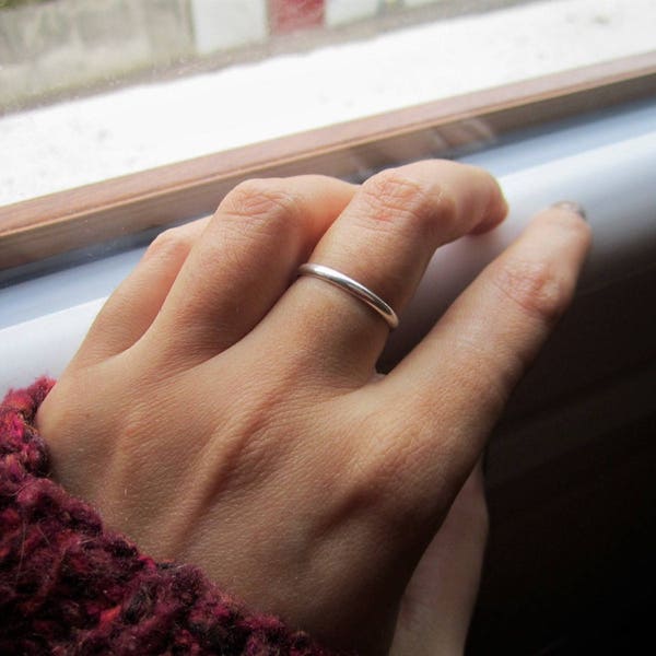 Fine minimalist ring in sterling silver - adjustable