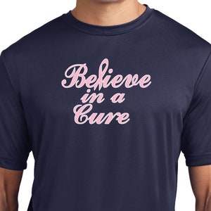 Bröstcancermedvetenhet Believe in a Cure Herr Fukttransporterande T-shirt-19099E4-ST350