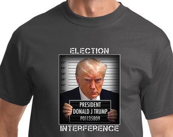 Camiseta de interferencia electoral con foto de taza de Donald Trump 25514HD2-PC61