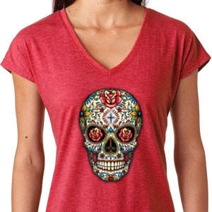 Cráneo de azúcar con roses señoras Halloween Tri-Blend V-cuello camisa 16553-6750VL