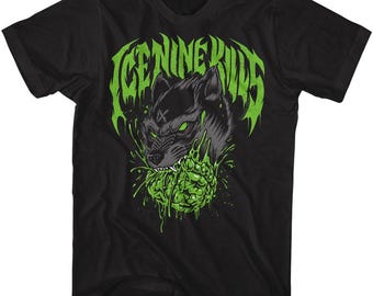 Puede incluir: Camiseta negra con un gráfico verde y negro de un lobo mordiendo un cerebro con el texto "Ice Nine Kills" en verde.