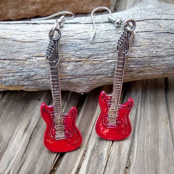 Boucles d'oreilles guitare rouge. Bijoux musicaux. Glam Rock. Bijoux Rocker Chic.