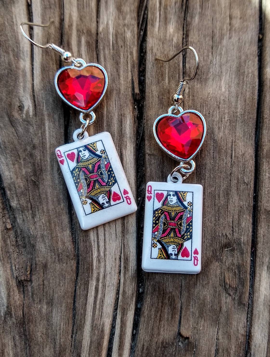 Queen of hearts earrings deals