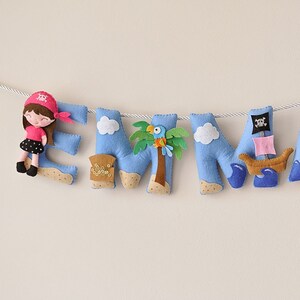 Bandera del nombre del fieltro, decoración de la guardería de la niña pirata, regalo personalizado, cartas de fieltro, regalo del bebé, baby shower, guirnalda del nombre del bebé, nombre del fieltro personalizado