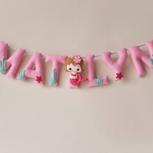 Bandera del nombre del fieltro, decoración del vivero de la sirena, regalo personalizado, carta de fieltro del bebé, habitación del niño, guirnalda del nombre del bebé, nombre del fieltro personalizado, hecho a pedido