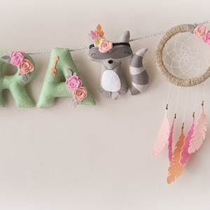 Signo de nombre tribal, estandarte del nombre de fieltro, decoración de la guardería, vivero teepee, nativo americano, cartas de fieltro, regalo de niña bebé, guirnalda de nombre, baby shower