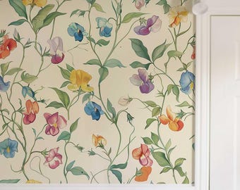 Vintage Sweat Pea Floral Peel and Stick Wallpaper: Boho Botanical Wall Decor