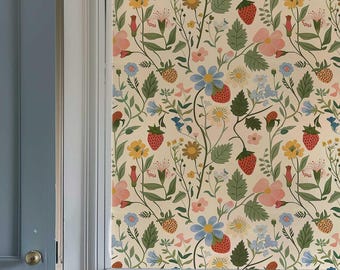 Strawberry Garden Wallpaper, Peel & Stick or Traditional | Vintage Cottage Floral Wall Mural | Botanical Wildflower Accent Wall Décor P448