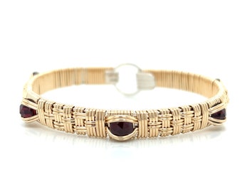 Williamsburg Garnet Elite Bangle Bracelet