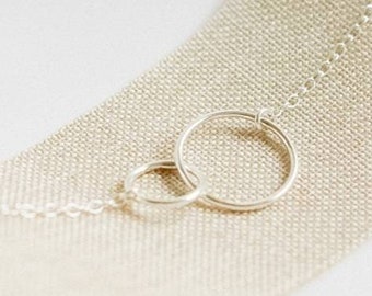 Collar de círculos entrelazados de plata esterlina - Collar de regalo para madre e hija, collar de anillo de plata, joyería Amor Eterno,