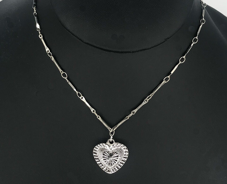 ブレスレット LESS IS MORE silver heart necklace SILVERY HEARTBEAT Pendant Necklace * Textured & Shiny Silver