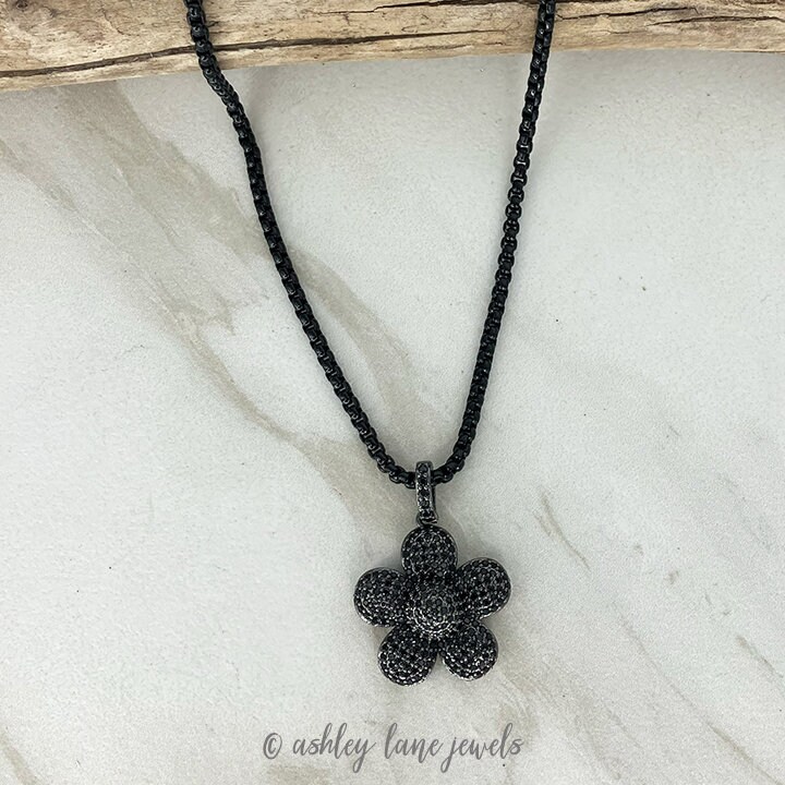 CHIEKO+チエコプラスflower charm-drop花BLACK BLACK DAHLIA Flower Necklace Black CZ Flower Pendant All