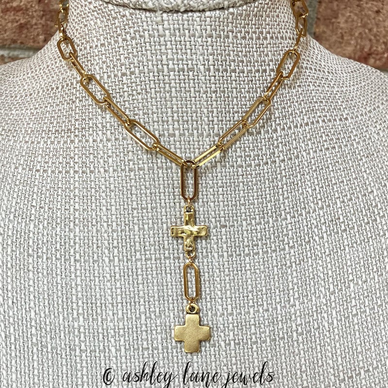 Chunky Cross And Chain Toggle Necklace main image 1