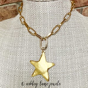 Gold CHUNKY STAR Layering Necklace with Large Removable Hammered Pendant