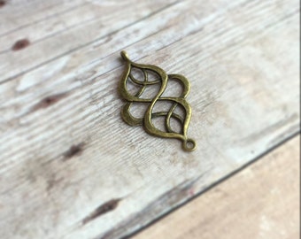 10 pieces Twisted antique bronze tone charm connector, retro style, vintage design, 2 loops, 28x18mm, jewelry findings, DIY pendant