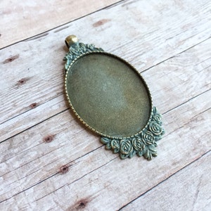 Hand painted faux patina large size floral style antique bronze tone cameo bezel pendant tray, 32x63mm, fits oval cameo 30x40mm, 1piece