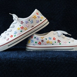 Custom embroidered canvas shoes| flower design trainers converse style