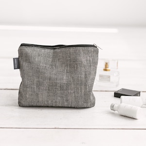 Mittlerer schwarzer Kulturbeutel aus Leinen für die Reise. Schminktasche für Herren, Damen. Umweltfreundliche, waschbare Kosmetiktasche aus Canvas