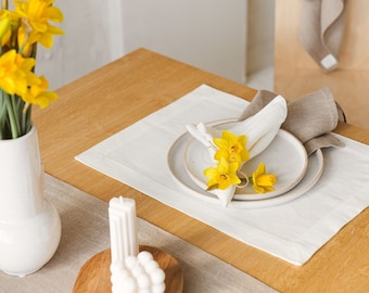 Jogos americanos rústicos em linho branco. Conjunto de jogos americanos para mesa de jantar, ideal para o Dia de Ação de Graças e outras festas. Jogos americanos com cores naturais para presentear anfitriões na primavera e no outono.