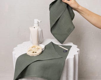 Forest green linen cloth: face towel, wash cloths. Natural linen washcloth, face cloth set. Organic towels, eco friendly cloths. Set of 4