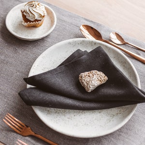 Serviettes en lin noir pour la ferme, le jour de Thanksgiving, la décoration de table de vacances. Linge de table de mariage Serviettes en tissu en pcs., Différentes couleurs, Tailles image 1