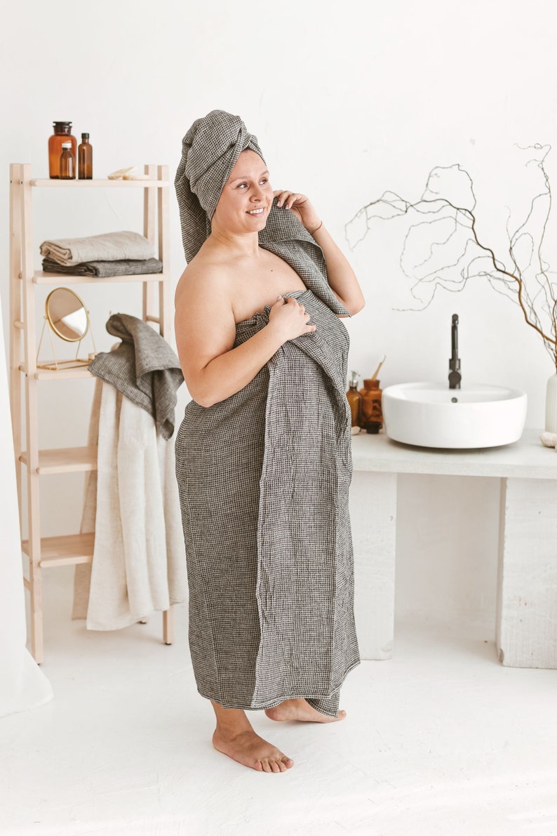Large black waffle linen bath towel. Organic hand towel set. Washed linen bath sheet for beach, travel, sauna, gym. Quick dry. Various sizes image 1
