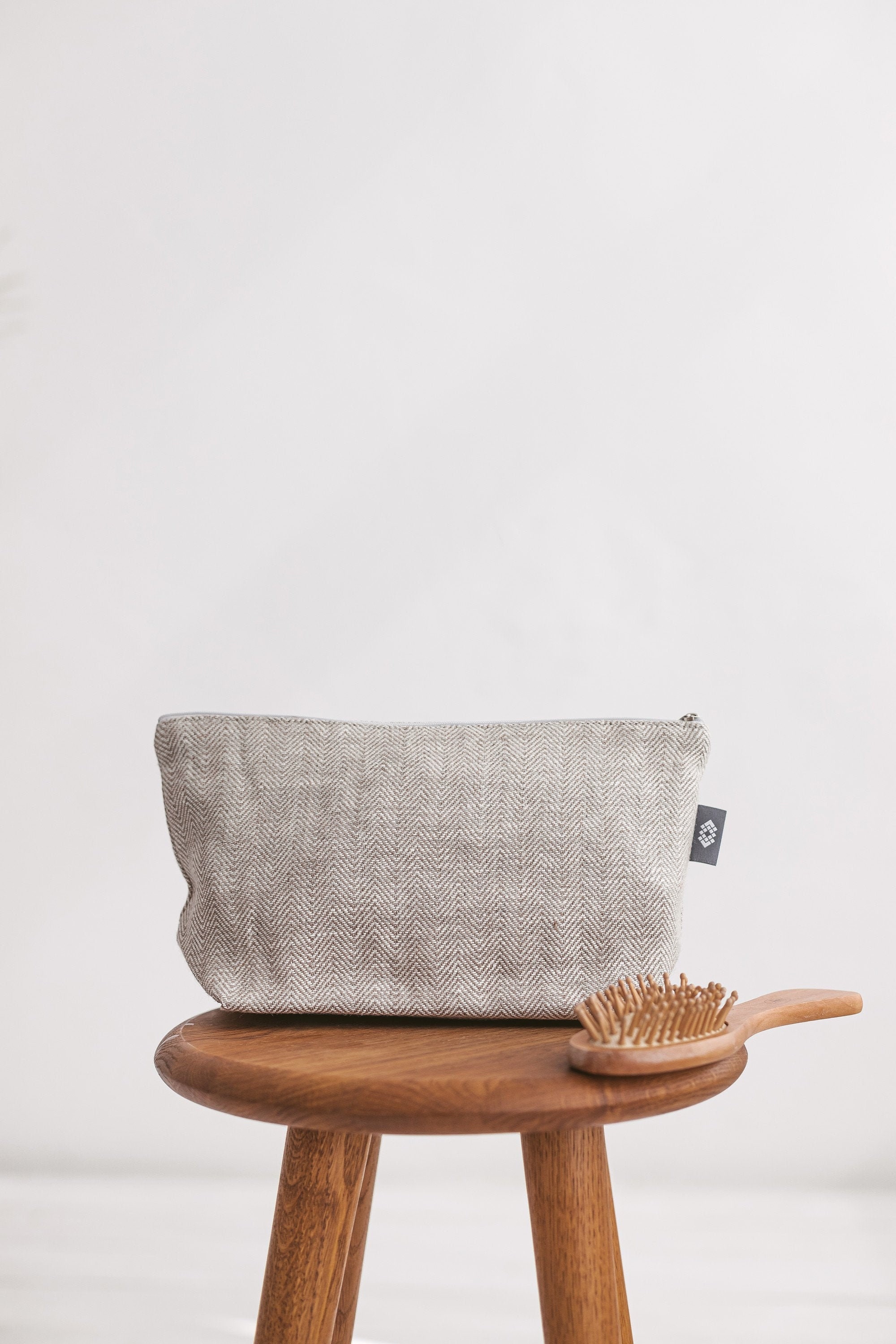 Large white linen makeup bag. Eco friendly cosmetic bag with zipper for toiletries. Organic travel pouch for women, men. 2 pockets, 3 colors
