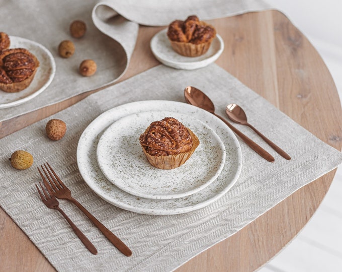 Modern white linen placemats for farmhouse table. Rustic dining placemat set for Thanksgiving, holiday. Natural new home hosting place mats