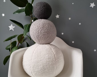 Almohada decorativa Boucle gris blanco, almohada redonda, regalo de bienvenida primer hogar, almohada de bola de tiro, almohadas de sofá sofá, regalo de nuevo hogar