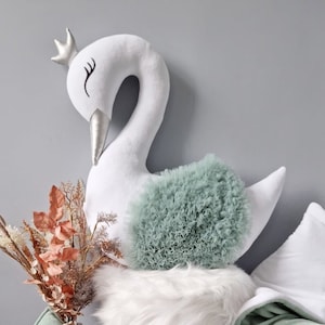 Prinzessin Kissen Schwan, Dekokissen, Pistazie mit Gold oder Silber, Kissen Baby Shower Geschenk. Babyzimmer Dekor, Kinderzimmer Deko, grün