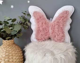 Schmetterlingskissen in Blush Rose. Kinderzimmerdeko für Babymädchen. Kinderzimmerdekor. Babyparty-Schwangerschaftsgeschenk. Prinzessinnen-Zimmerkissen, dekoratives Spielkissen