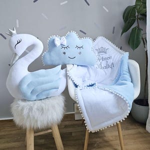 Juego de almohadas personalizadas: almohada de cisne, almohada de nube, manta de cuna para bebé con nombre bordado, regalo de baby shower, almohadas para bebé niño