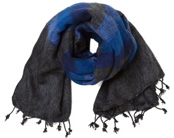 Anthrazit und Blau gestreifter Schal, Veganes und hypoallergenes Material, Winter Accessoire