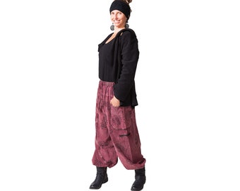 Haremshose aus Baumwolle, weinrot: Handbemaltes Tribal-Design