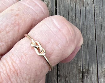 Lovely Knot Ring – Infinity Knot Design in Gold, Rose Gold, or Silver