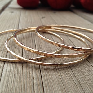 Gold Filled Bangle Bracelet for Women Stacking Bracelets Set Bridal Party Gift Bracelet Stack Set of 3 5 7 Handmade Gold Fill Bangles 画像 7