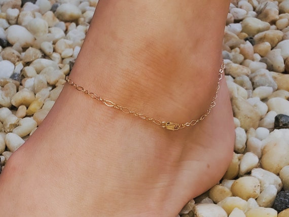 Valloey Rover Dangling Charm Anklet Handmade 14K Gold Filled Dainty Boho  Beach Cute Evil Eye Ankle Bracelet Adjustable Natural Aquamarine Cubic  Zirconia Disc Gift for Women (Gold-Flake) : Amazon.in: Jewellery
