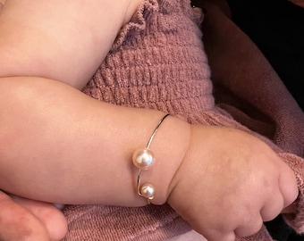 Adjustable Bracelet for New Baby, Cultured Freshwater Pearls, 14k Gold Filled Bangle, Newborn Baby Girl Gift