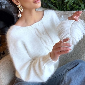 Angora wool double-sided white mil knit sweater V-neck Open back Deep neckline Knit fluffy angora pullover Loose fit oversized V-neck Top