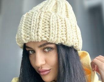 Chunky knit hat Super Chunky Beanie Winter knit hat Big warm winter knitted hat White Beige Pastel knit hand hat Chunky knit beanie