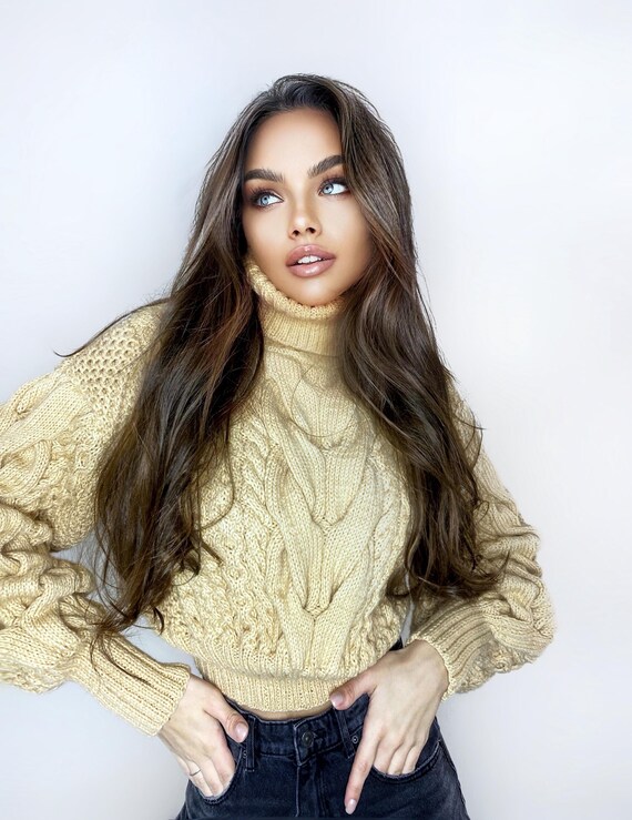 Grobstrick handgestrickter pastellfarbener hellbeiger