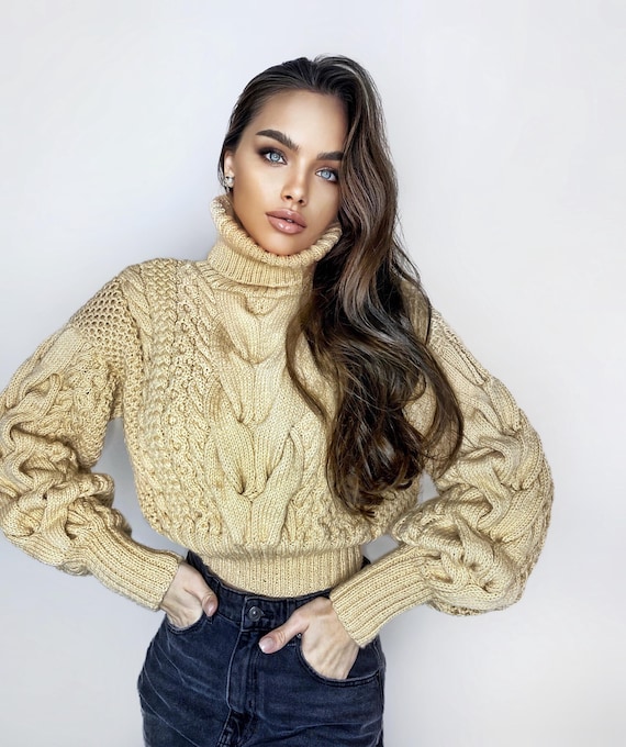 Chunky Crop Hand Knitted Pastel Light Beige Sweater Knit