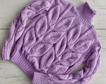 Handgestrickter Pullover mit Zopfmuster und Blättern Weich gestrickter lila Rollkragenpullover Grobstrickpullover