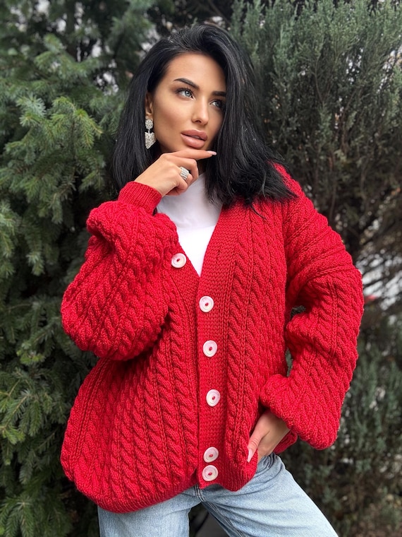 【京本大我 着用】Nep Wool Cardigan - Red Cable Knit Braids Red Merino Wool Cardigan on Buttons Hand Knit